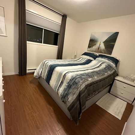 Quiet, Comfortable Great Location 2 Bedroom Sherbrooke Exterior foto